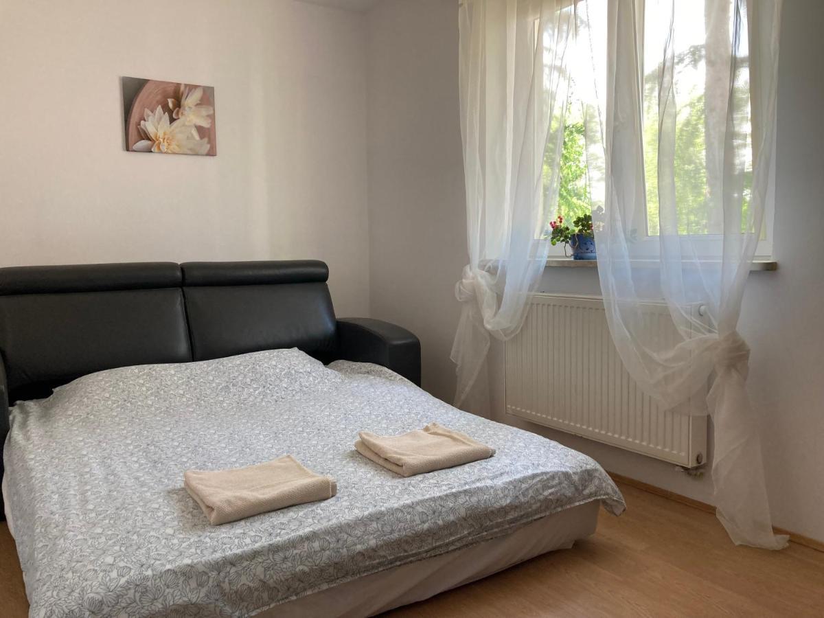 Dom Chotomow Daire Dış mekan fotoğraf