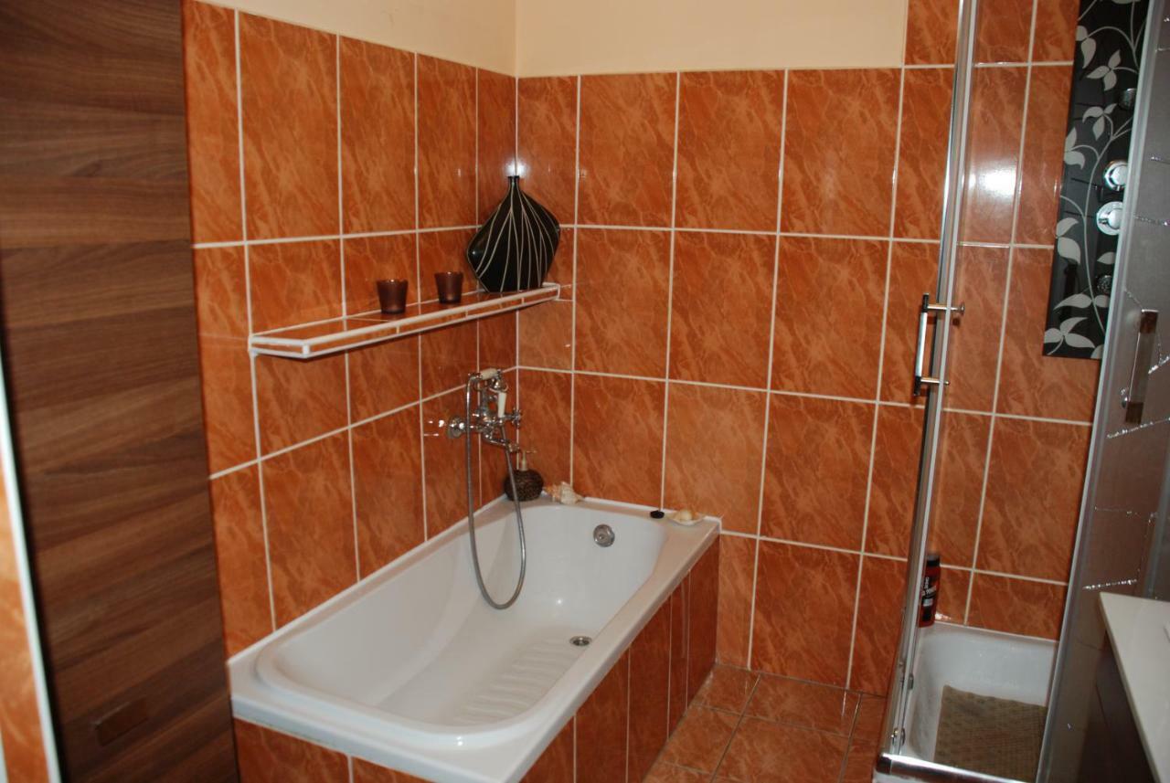 Dom Chotomow Daire Dış mekan fotoğraf